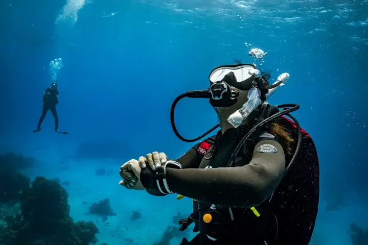 PADI Advanced Open Water Diver course at The Wave Diving Center — photo 1