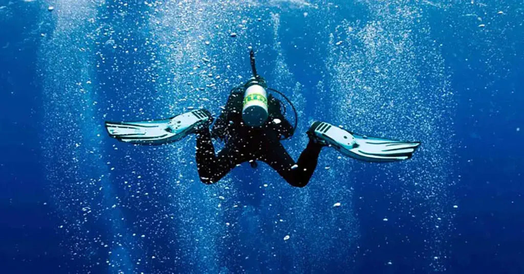 Peak Performance Buoyancy course at The Wave Diving Center — photo 1