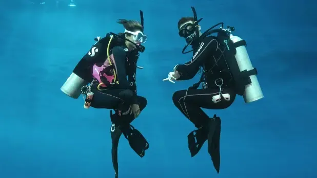 Peak Performance Buoyancy course at The Wave Diving Center — photo 5